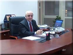 "Karşılaştırmalı Hukukta Aile
Mahkemesi Uygulamaları"
Sempozyumunda
İstanbul Barosu Başkanı
Av. Kazım Kolcuoğlu'nun
Sunuş Konuşması