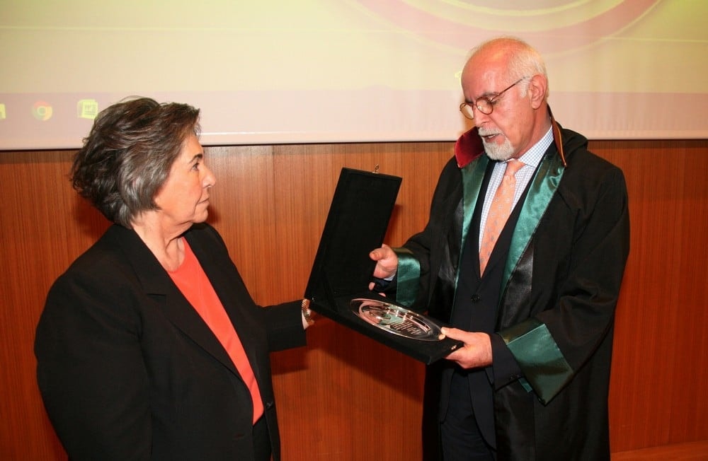 2018 Mahmut Esat Bozkurt Hukuk Ödülü Av. Nazan Moroğlu’na Verildi - 2