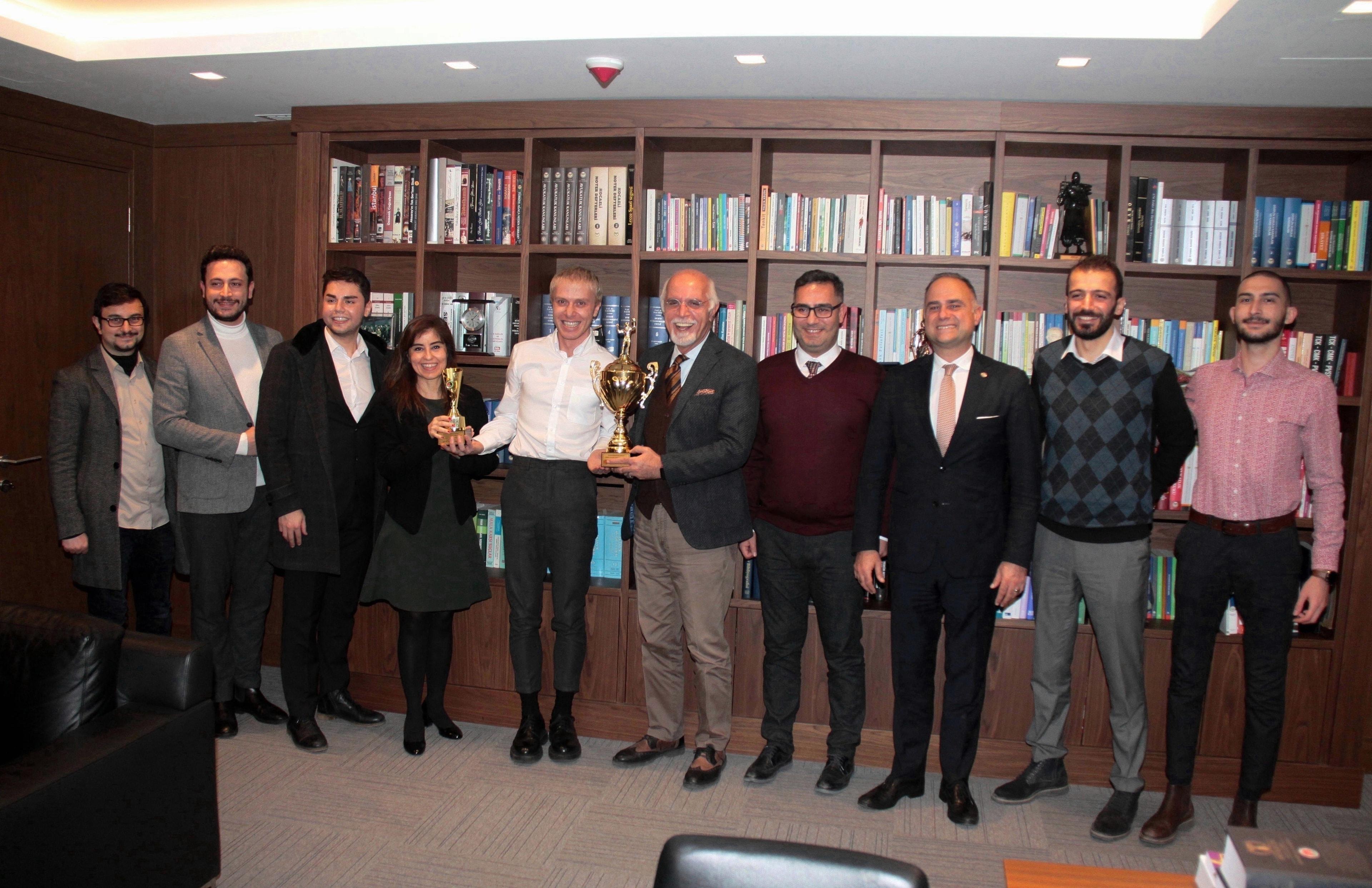 İstanbul Barosu Turkuaz Erkek Voleybol Takımımız Şampiyon - 3