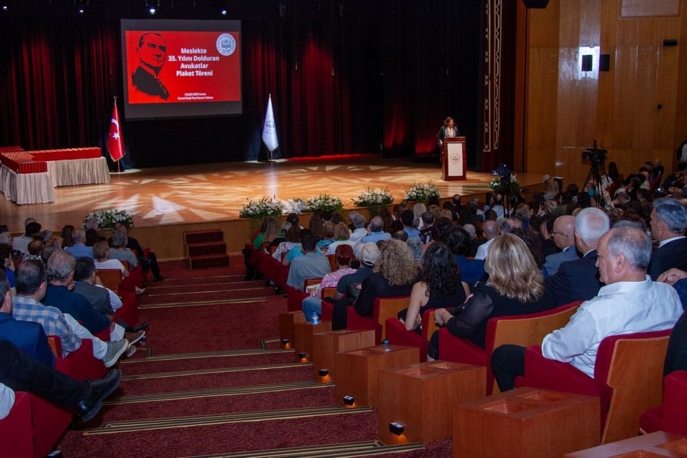 Meslekte 25, 30 ve 35 Yılını Dolduran Meslektaşlarımıza Plaket Verildi - 8