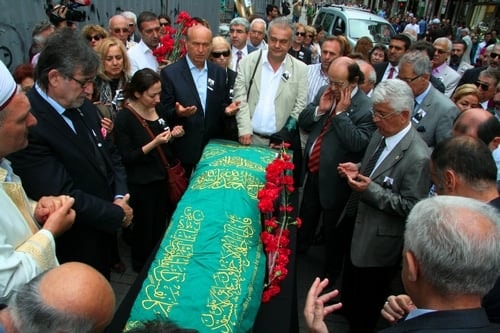 Av. Cengiz Kayıtmazer Son Yolculuğuna Uğurlandı
 - 22