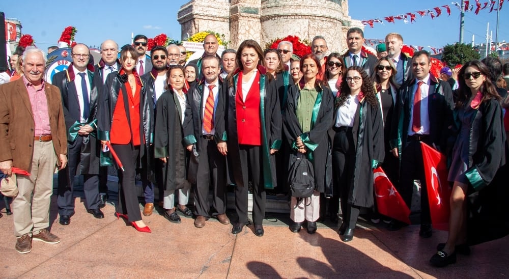 Başkanımız Av. Filiz Saraç, Yönetim Kurulu Üyelerimiz ve Meslektaşlarımız 29 Ekim Cumhuriyet Bayramı Törenine Katıldı - 4