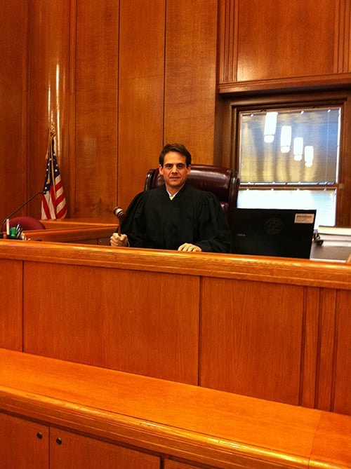 Amerikalı Hakimin Baromuzu Ziyareti

 - 3