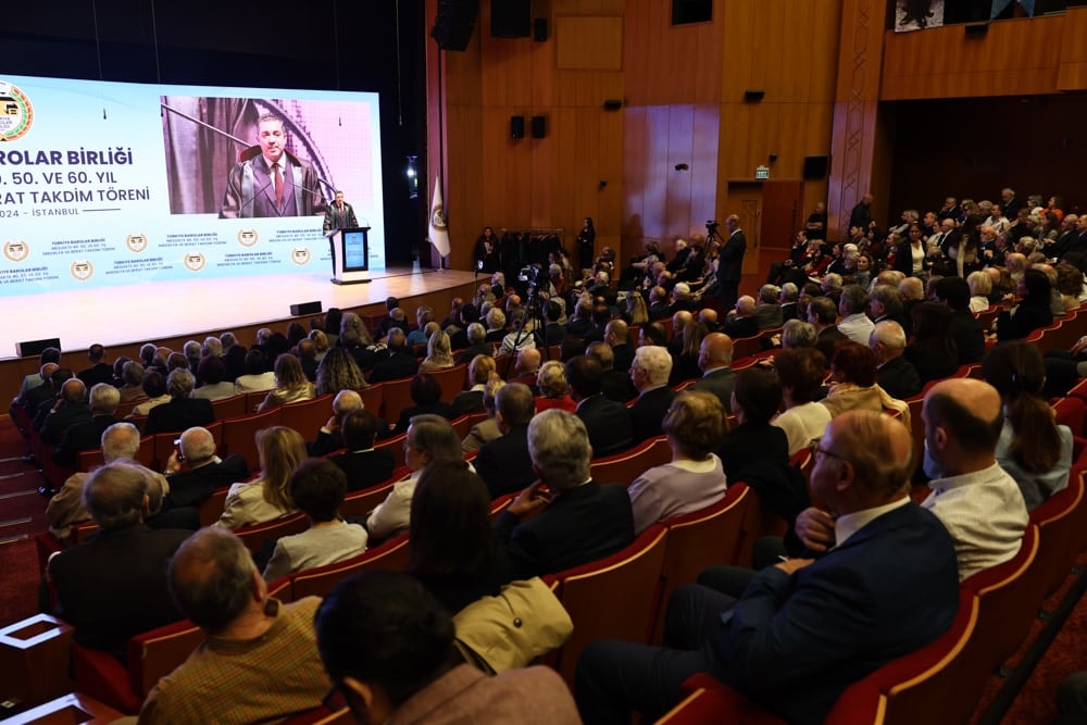 Meslekte 40, 50 ve 60 Yılını Dolduran Meslektaşlarımıza Plaket Verildi - 27