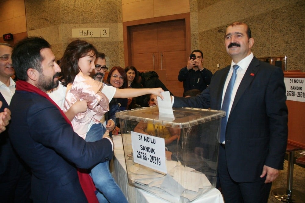 Başkan Durakoğlu Güven Tazeledi - 488