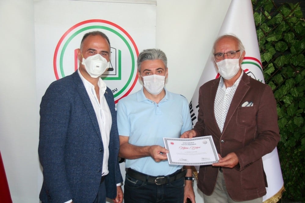 CMK ve Spor Hukuku Eğitimin Tamamlayanlara Sertifika Verildi - 26