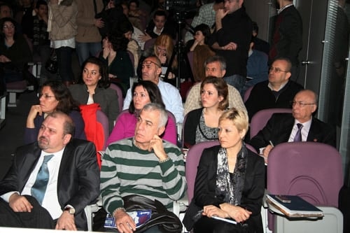 Uluslararası Ödeme Aracı Olan Çekin Ceza Yasası Kapsamına Alınması Eleştirildi

 - 5