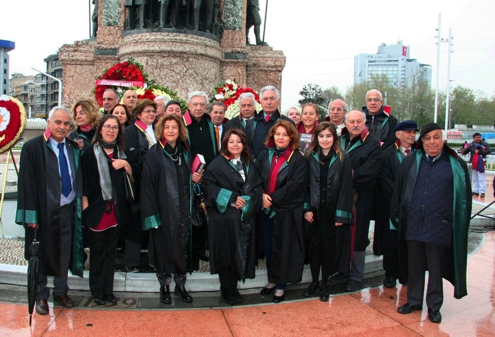 İstanbul Barosu, 23 Nisan Ulusal Egemenlik ve Çocuk Bayramında Taksim Cumhuriyet Anıtındaydı - 65