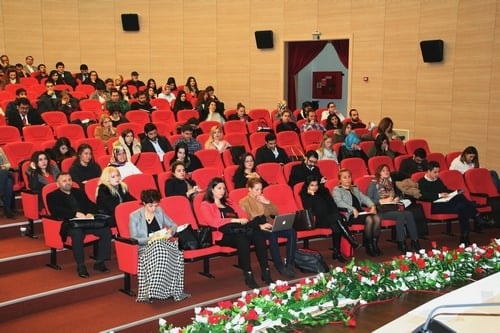 Kadın Hakları Ve Aile İçi Şiddet” Konulu Sertifika Programı Devam Ediyor
 - 17