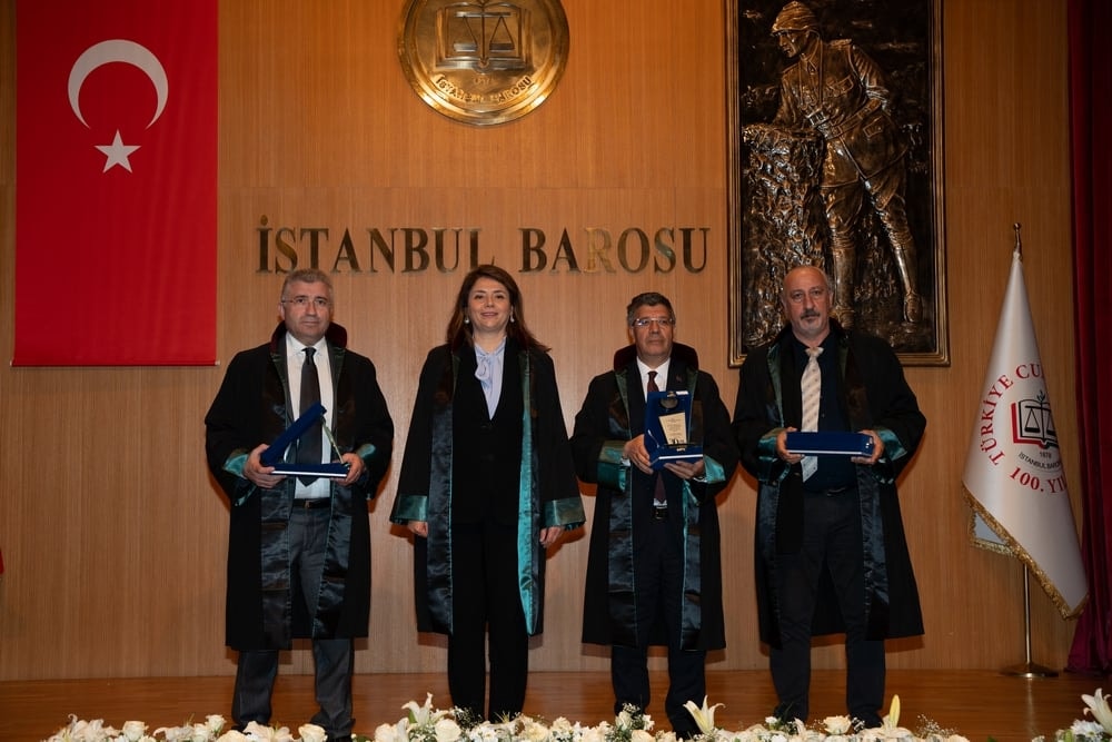 Meslekte 25, 30 ve 35 Yılını Dolduran Meslektaşlarımıza Plaket Verildi - 112