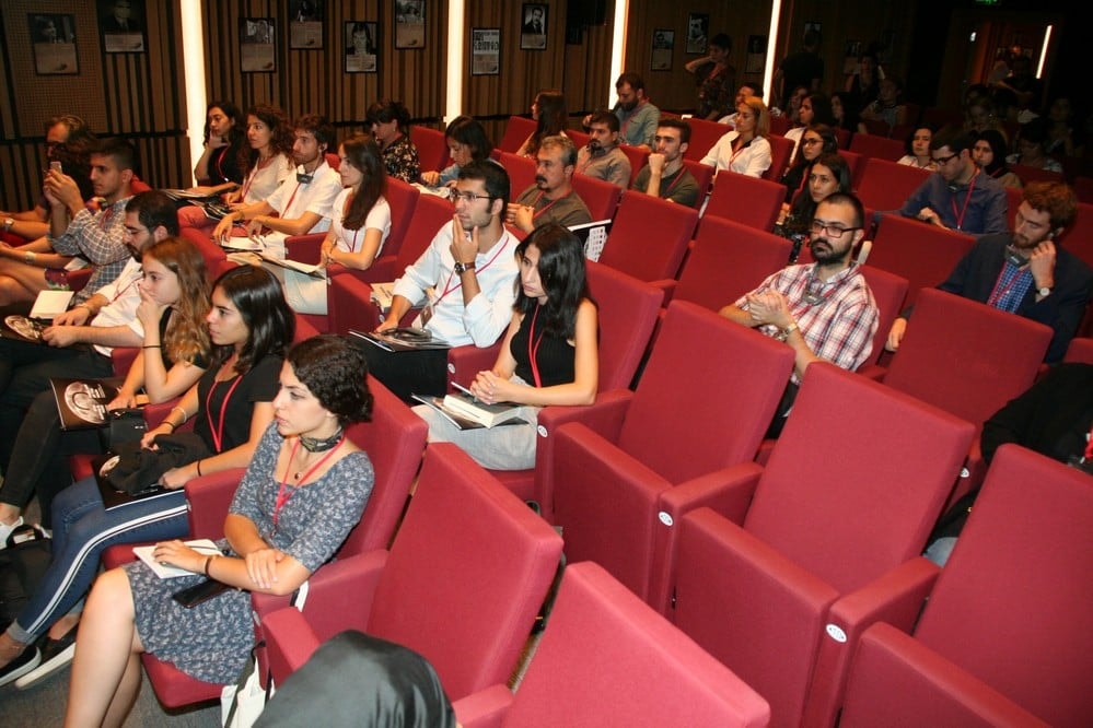 Uluslararası Konferans: ‘Ayın Karanlık Yüzü’ - 17