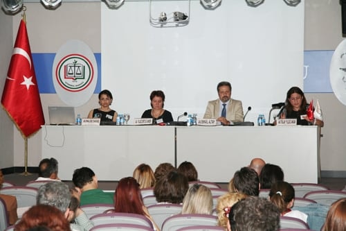 Sağlık Çalışanları, Diğerlerinden
16 Kat Daha Fazla Şiddet Görüyor - 16