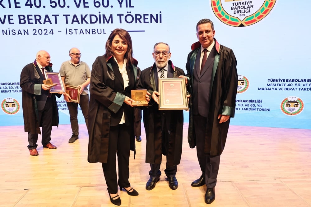 Meslekte 40, 50 ve 60 Yılını Dolduran Meslektaşlarımıza Plaket Verildi - 292