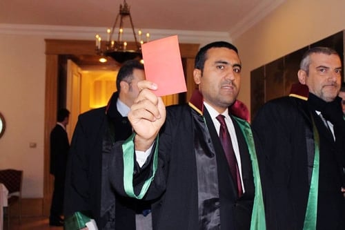 Cübbemize, Vatandaşın Hakkına Ve Hukukuna Sahip Çıkıyoruz! 

Arabuluculuğa Geçit Yok!  - 29