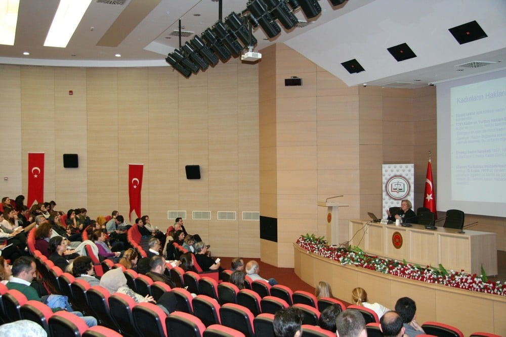 Kadın Hakları ve Aile İçi Şiddet” Konulu Sertifika Programı Devam Ediyor - 97