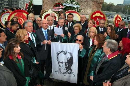 Aramızdan Ayrılışının 77. Yılında Atamızı Saygı Ve Minnetle Andık 
 - 86