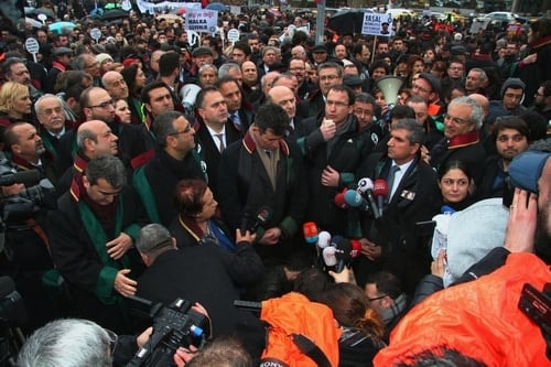 Polis Devleti Değil Hukuk Devleti

 - 107