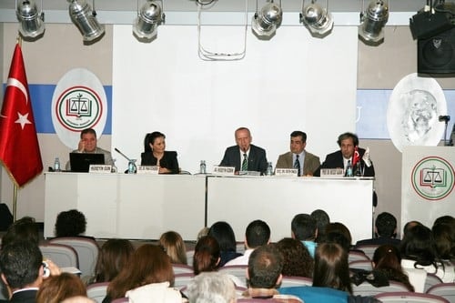 Mobbing Bir İnsan Hakları İhlalidir
 - 12