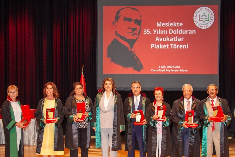 Meslekte 25, 30 ve 35 Yılını Dolduran Meslektaşlarımıza Plaket Verildi - 17