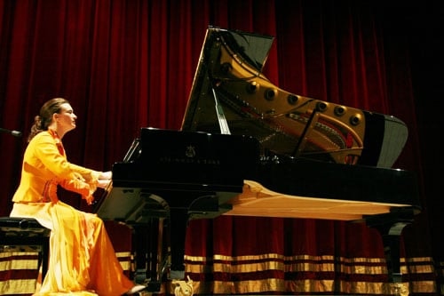 Anjelika Akbar’I Dinledik - 1