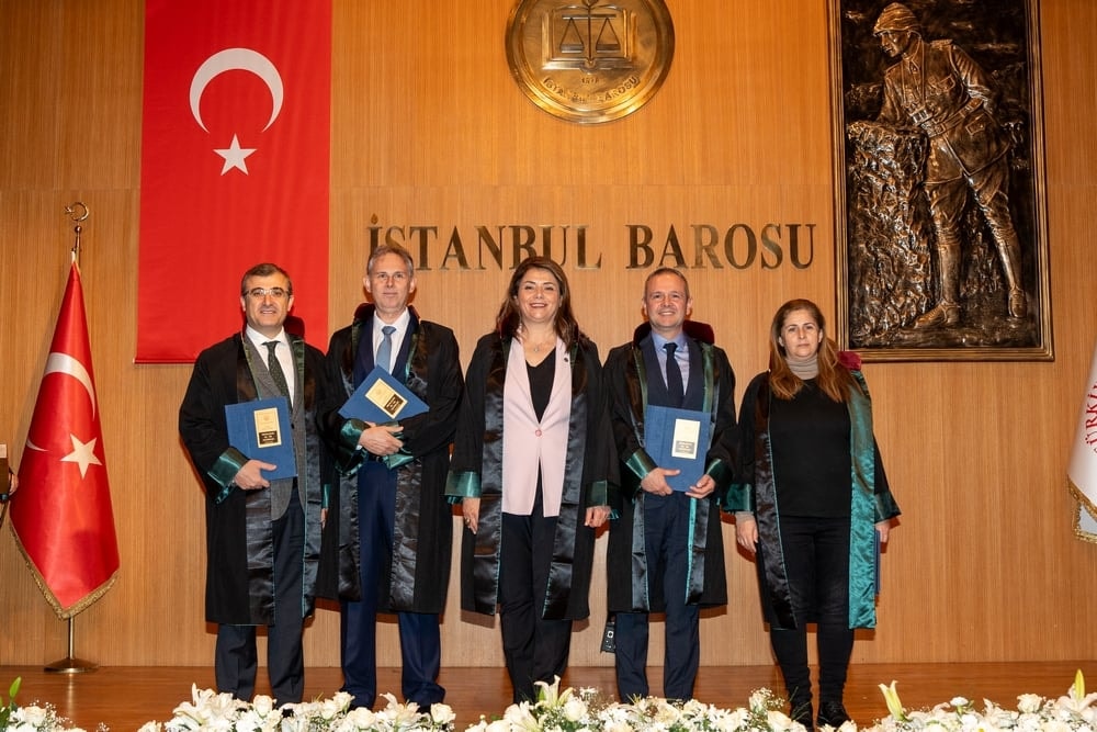 Meslekte 25, 30 ve 35 Yılını Dolduran Meslektaşlarımıza Plaket Verildi - 13