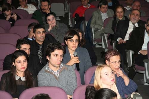 İstanbul Barosu Dış İlişkiler Merkezi Tarafından Düzenlenen
“Sınırlar Ve Sığınmacılar: Bir Suriye Örneği “ Konulu Toplantı Yapıldı - 96