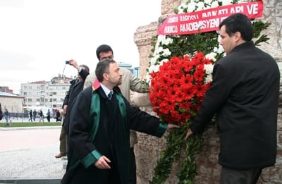 İstanbul Barosu Avukatları Ve Hukukçu Akademisyenler

Demokrasi, Hukuk Devleti Ve Özgürlükler İçin Yürüdü

 - 52