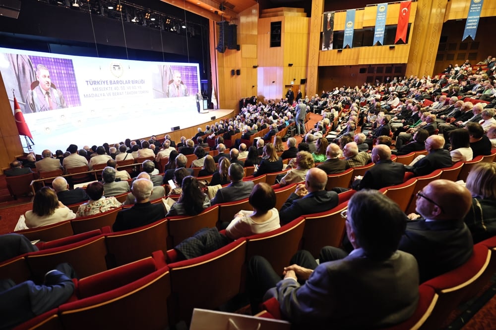 Meslekte 40, 50 ve 60 Yılını Dolduran Meslektaşlarımıza Plaket Verildi - 138