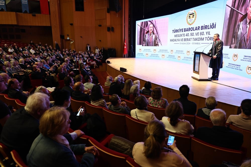 Meslekte 40, 50 ve 60 Yılını Dolduran Meslektaşlarımıza Plaket Verildi - 23