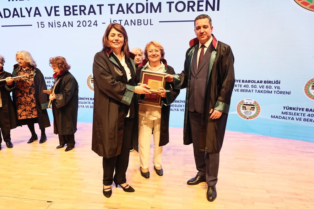 Meslekte 40, 50 ve 60 Yılını Dolduran Meslektaşlarımıza Plaket Verildi - 267