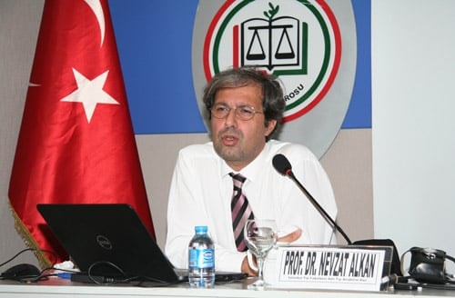 Kadın Hakları Ve Aile İçi Şiddet Konulu Sertifika Programı Devam Ediyor

 - 54