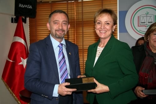 Baro Yönetiminden Ayrılanlara Anı Plaketi Verildi  

 - 31