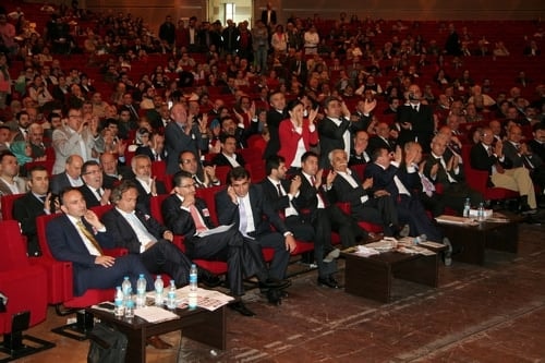 Ümit Kocasakal İstanbul Barosu Başkanlığına Yeniden Seçildi 

 - 132