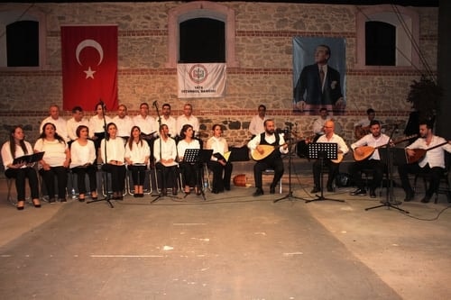 Türk Halk Müziği Topluluğumuzun Konseri
 - 3