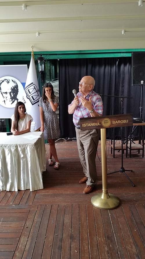 31. Dönem Hukuk İngilizcesi Ve Terminolojisi Derslerini Tamamlayanlara Katılım Belgeleri Verildi - 2