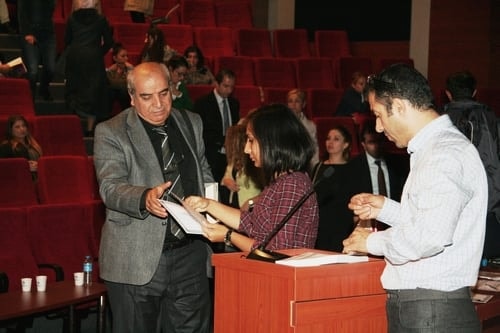 Kadın Hakları Ve Aile İçi Şiddet Konulu Sertifika Programı Devam Ediyor

 - 53