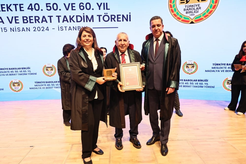 Meslekte 40, 50 ve 60 Yılını Dolduran Meslektaşlarımıza Plaket Verildi - 323