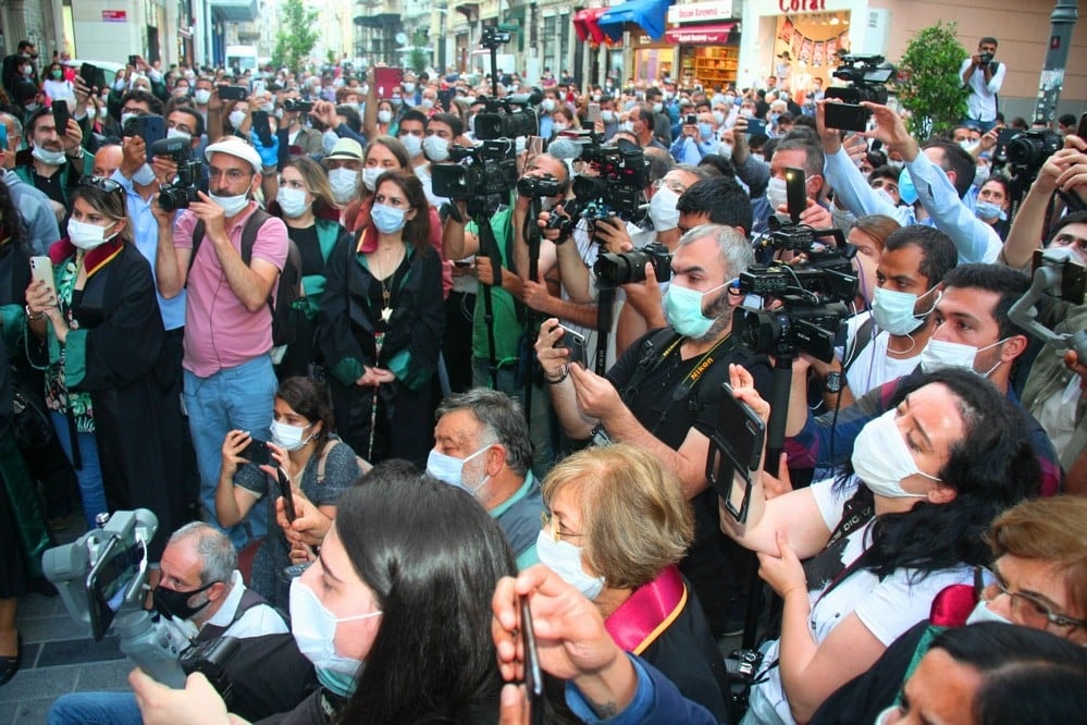 Biz Bu Ülkeyi Hukuk Devleti Yapmak İçin Varız - 20