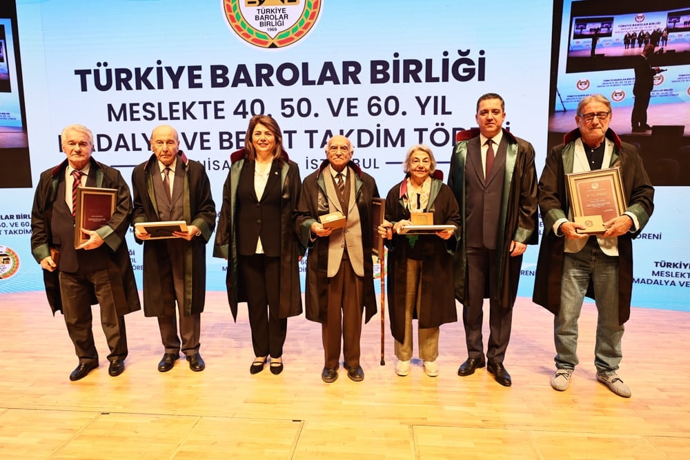 Meslekte 40, 50 ve 60 Yılını Dolduran Meslektaşlarımıza Plaket Verildi - 39