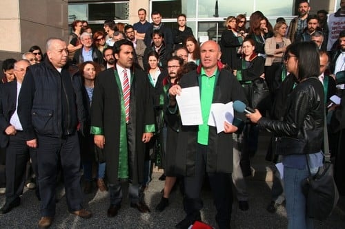 Avukatlardan Hukuksuzluğa Protesto

 - 1
