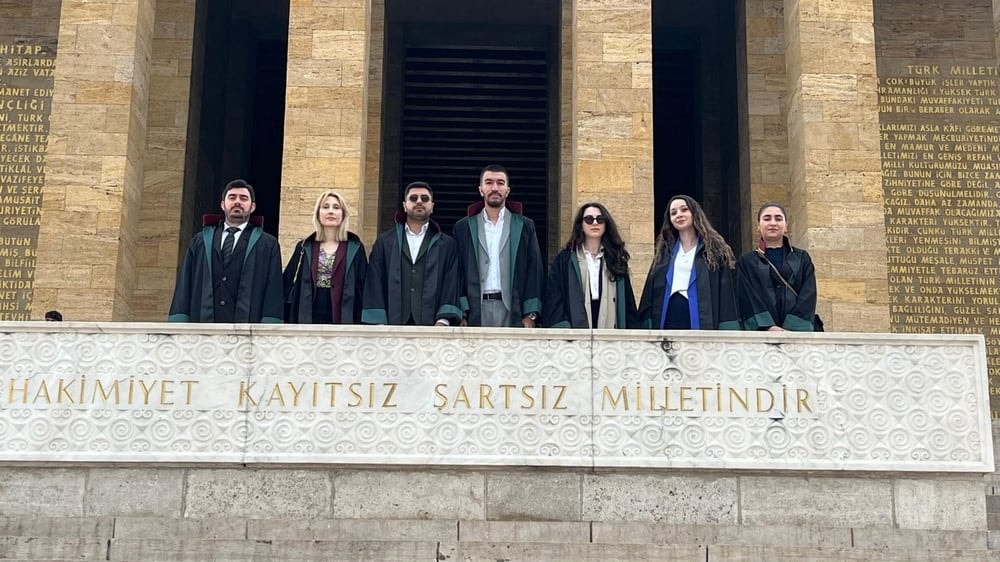 Genç Avukatlar Merkezimiz “Genç Avukatlara Yeni İş Alanları Yaratmayı Amaçlayan” Kanun Teklifini ve 9. Yargı Paketinde Adli Yardıma İlişkin Düzenlemeyi TBMM’de Grubu Bulunan Partilerle Görüştü