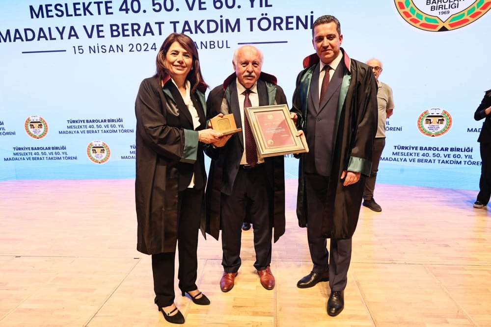 Meslekte 40, 50 ve 60 Yılını Dolduran Meslektaşlarımıza Plaket Verildi - 287