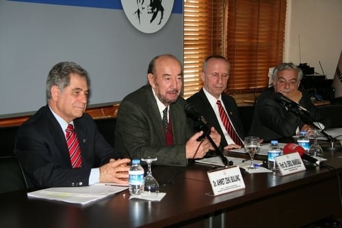 Rauf Denktaş Türk Dünyasının Kahramanıdır

 - 22