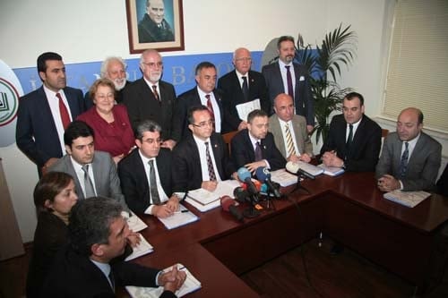 Milletvekillerinden Baroya Destek

 - 1