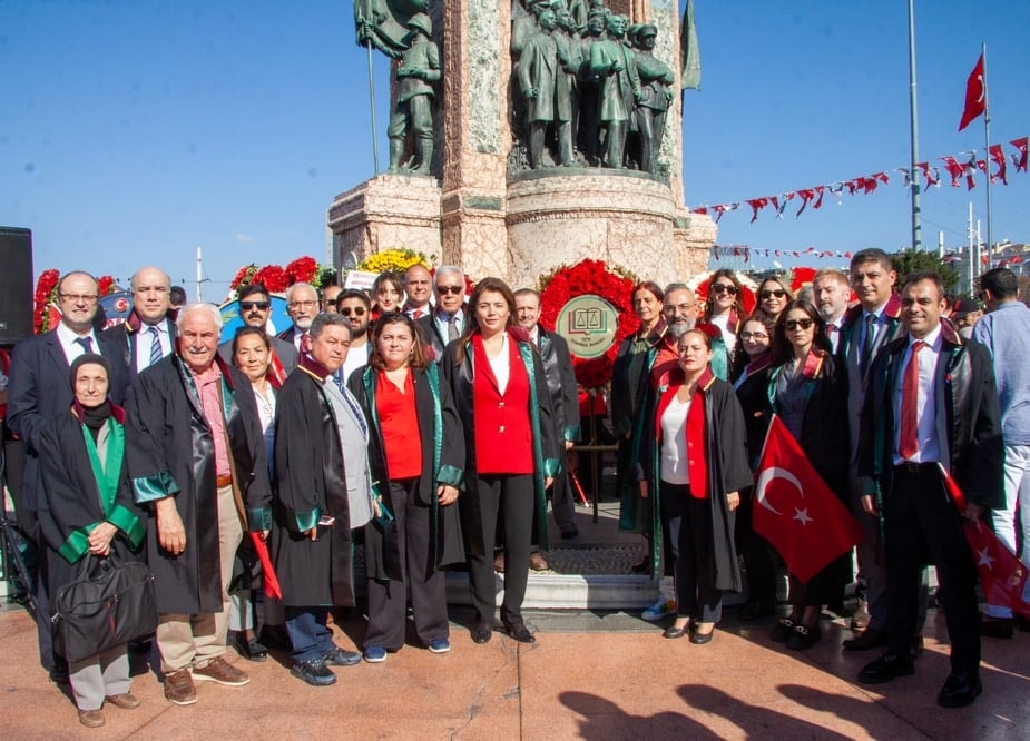 Başkanımız Av. Filiz Saraç, Yönetim Kurulu Üyelerimiz ve Meslektaşlarımız 29 Ekim Cumhuriyet Bayramı Törenine Katıldı