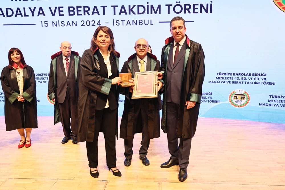 Meslekte 40, 50 ve 60 Yılını Dolduran Meslektaşlarımıza Plaket Verildi - 283