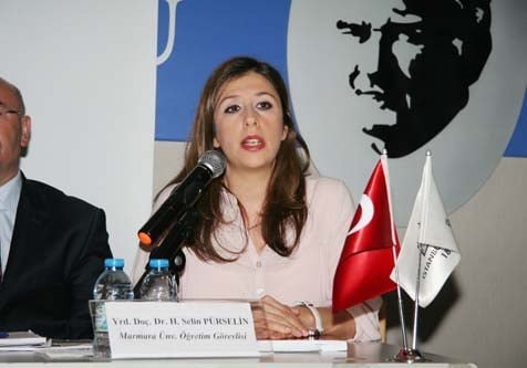 İstanbul Barosu Dış İlişkiler Merkezi Tarafından Düzenlenen
“Sınırlar Ve Sığınmacılar: Bir Suriye Örneği “ Konulu Toplantı Yapıldı - 49