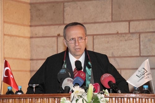 İstanbul Barosu 132. Kuruluş Yıldönümü Ve 
5 Nisan Avukatlar Günü
Etkinliklerle Kutlanmaya Başlandı - 15