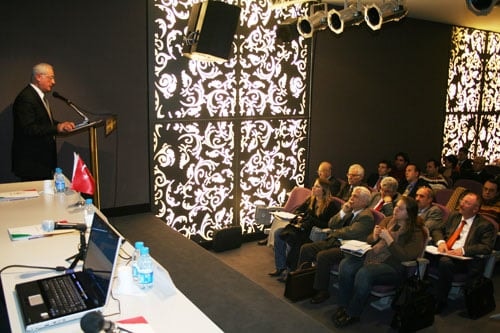 İnternet Yasasında Bıçak Sırtı:
Özgürlük Mü? Güvenlik Mi?