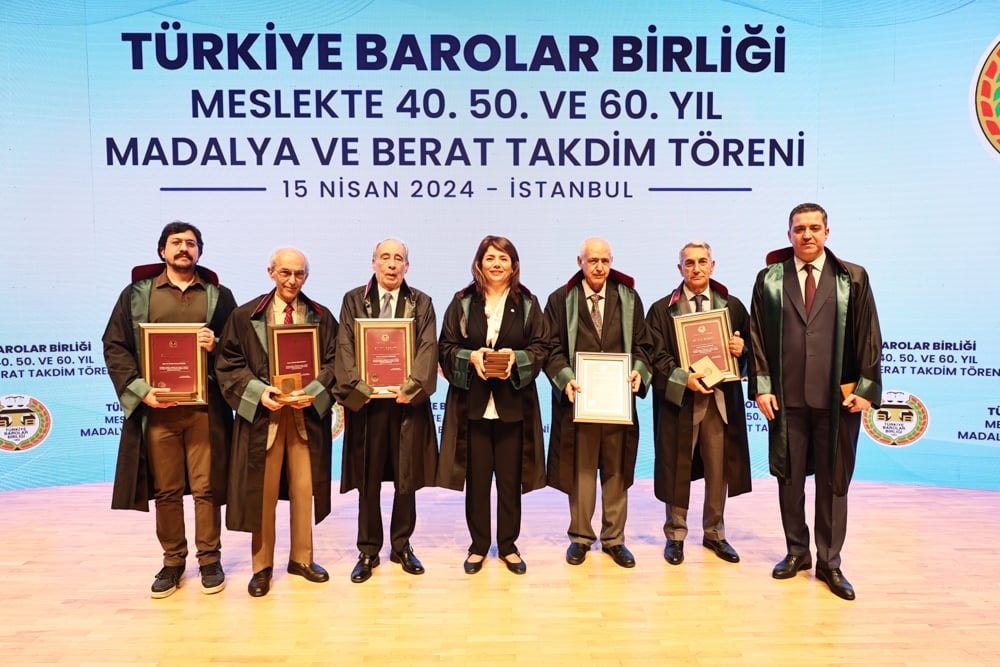 Meslekte 40, 50 ve 60 Yılını Dolduran Meslektaşlarımıza Plaket Verildi - 109